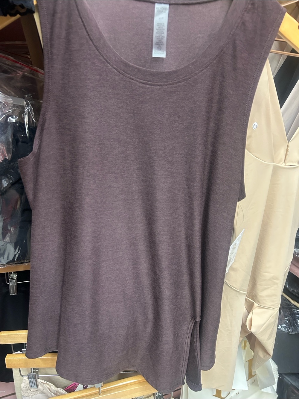 beyond yoga S Featherweight Rebalance Tank  dark chocolate